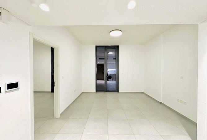 VIDA VIEW LUXURY SPACIOUS 1BHK UNIT ALL AMENITIES