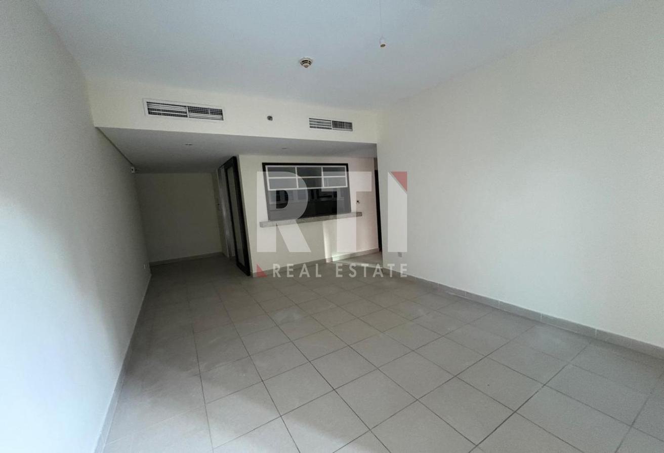 DOWNTOWN LIVING | SWIMMING POOL VIEW | UNFURNISHED photo 6