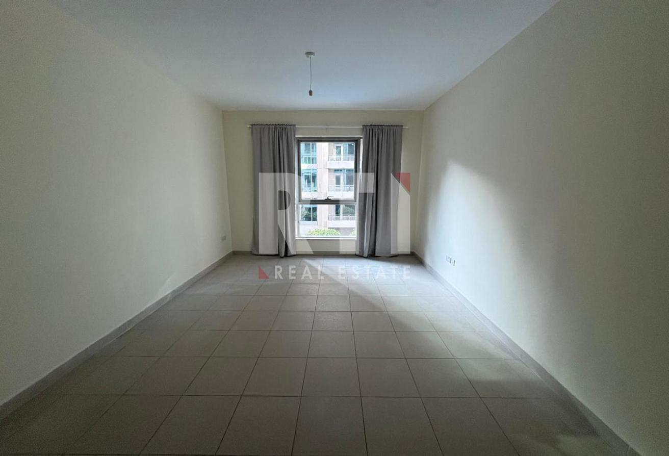 DOWNTOWN LIVING | SWIMMING POOL VIEW | UNFURNISHED photo 8