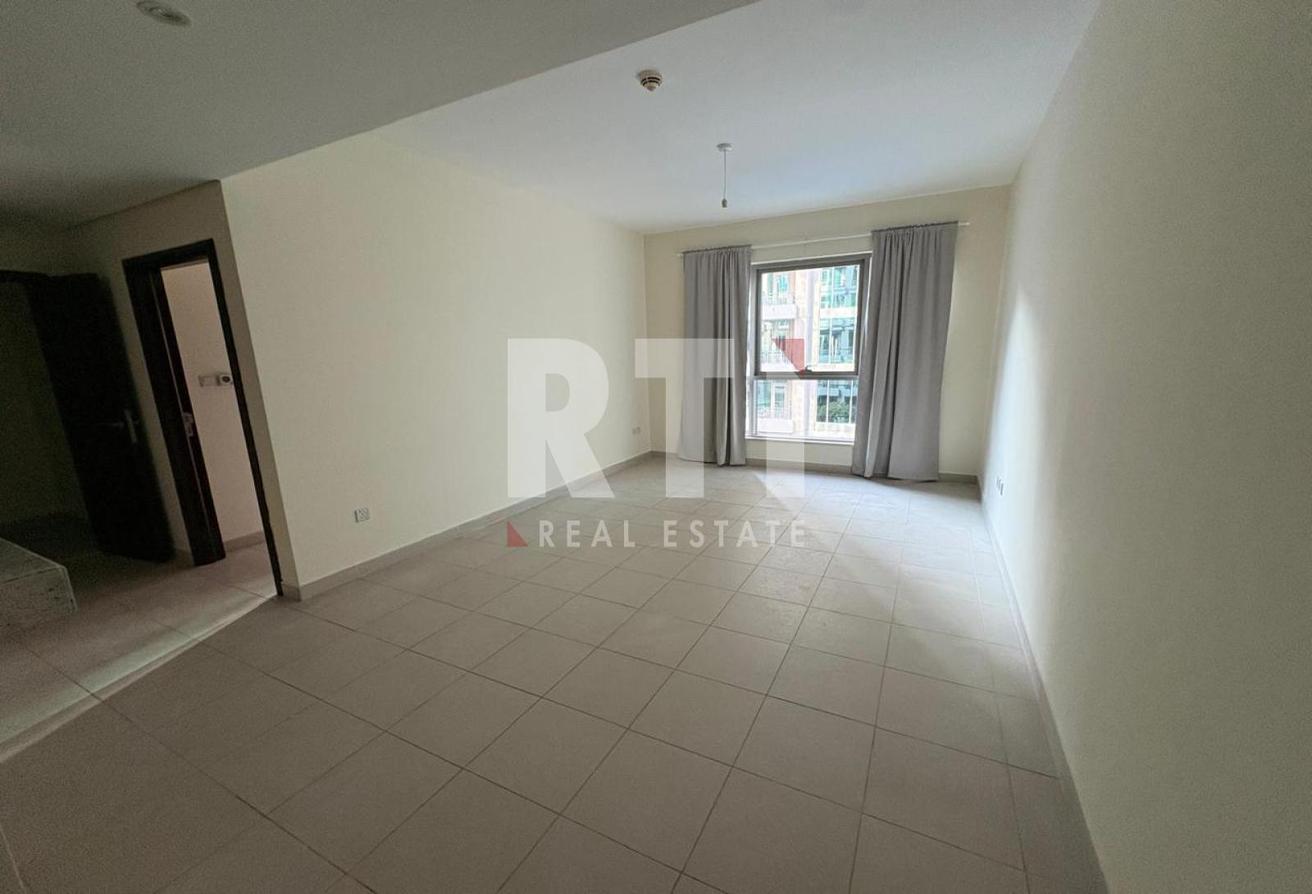 DOWNTOWN LIVING | SWIMMING POOL VIEW | UNFURNISHED photo 4