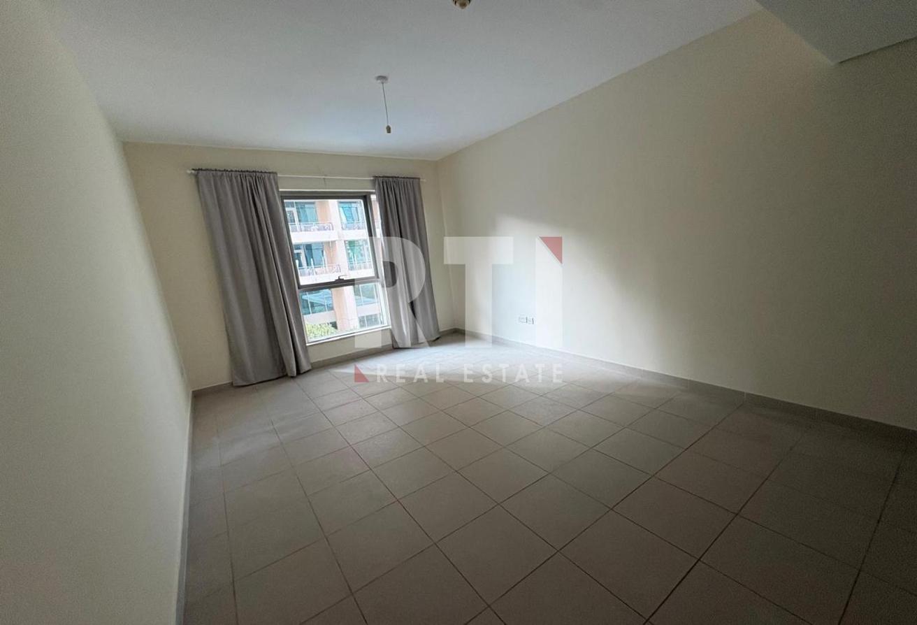 DOWNTOWN LIVING | SWIMMING POOL VIEW | UNFURNISHED photo 5
