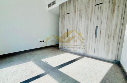Apartment - 1 Bedroom - 4 Bathrooms for rent in Jumeirah Garden City - Al Satwa - Dubai