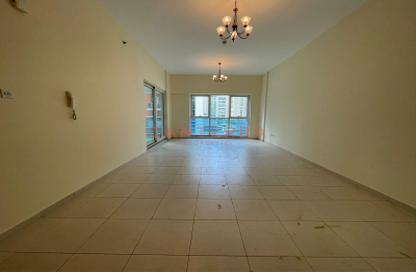 Apartment - 2 Bedrooms - 2 Bathrooms for rent in Cascades Tower - Dubai Marina - Dubai