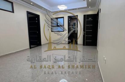 شقة - 3 غرف نوم - 3 حمامات للايجار في فلل الروضة 2 - 2 الروضة - الروضة - عجمان شقة - 3 غرف نوم - 3 حمامات للايجار في فلل الروضة 2 - 2 الروضة - الروضة - عجمان