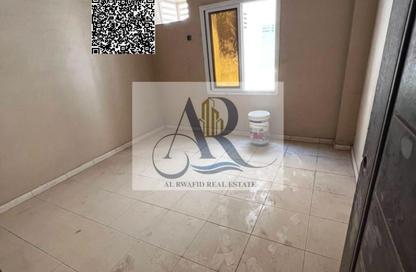 Labor Camp - Studio - 7+ Bathrooms for rent in Al Sajaa S - Al Sajaa - Sharjah