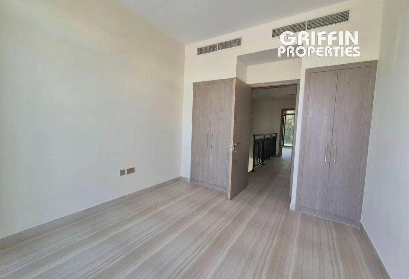 Corner Plot | Landscaped | Full Park View | 4BHK photo 10