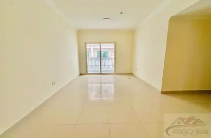Apartment - 3 Bedrooms - 3 Bathrooms for rent in Muwailih Building - Muwaileh - Sharjah