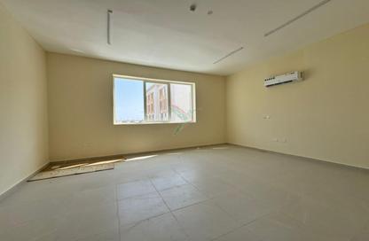 Apartment - 2 Bedrooms - 3 Bathrooms for rent in Al Dafeinah - Asharej - Al Ain