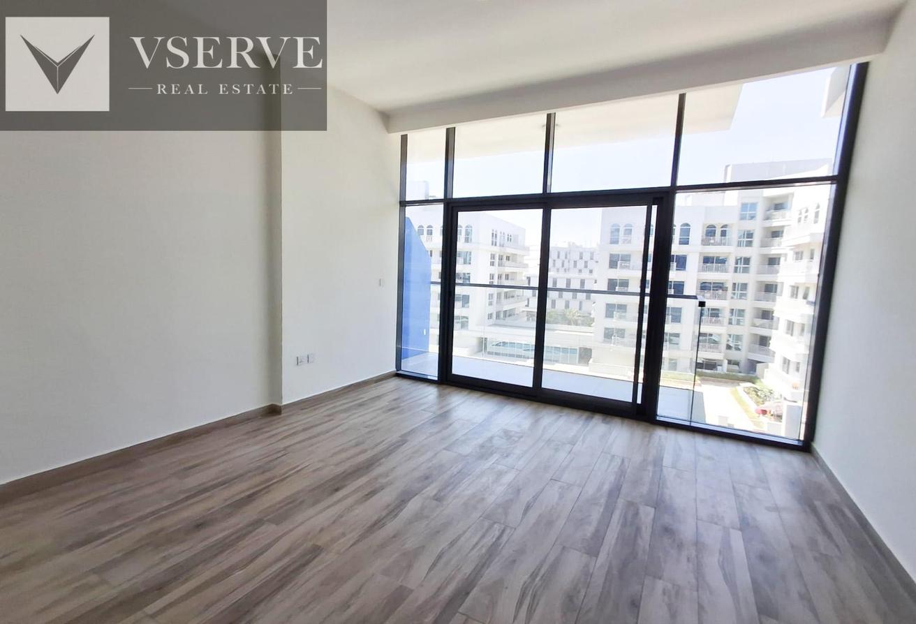 Spacious Layout | Pool View | Prime Location photo 3