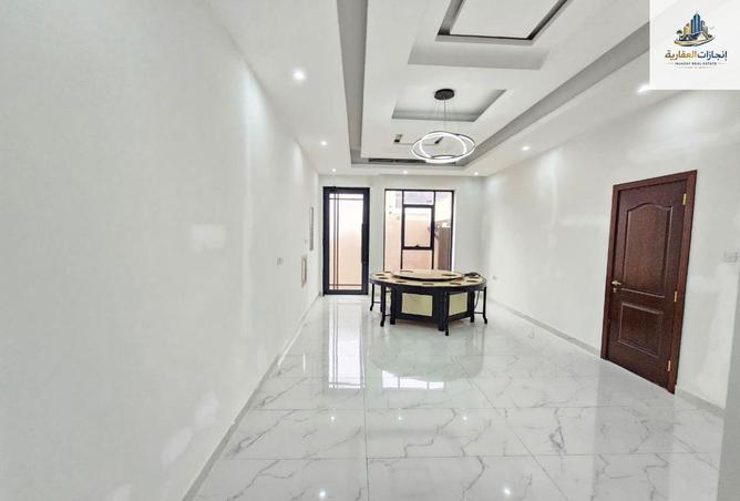 67835935 - Property Image 2