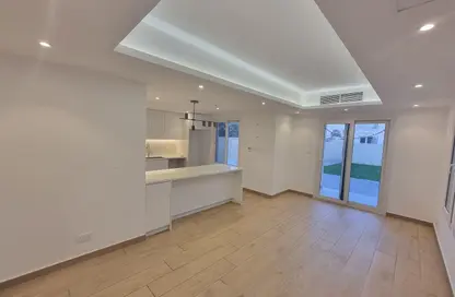 فيلا - 2 غرف نوم - 3 حمامات للايجار في الينابيع 4 - الينابيع - دبي