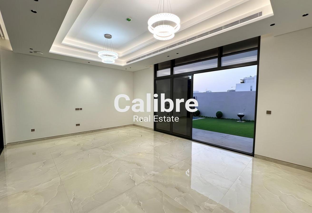 Brand New Modern 6 bedrooms | Big Garden photo 4