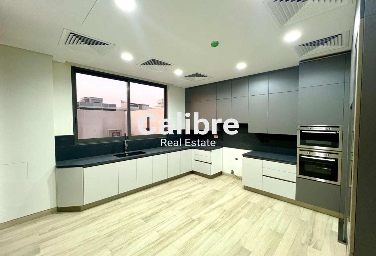 Brand New Modern 6 bedrooms | Big Garden photo 9