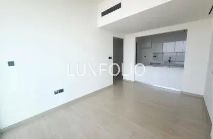 شقة - 2 غرف نوم - 2 حمامات للايجار في بن غاطي كورنر - الضاحية 10 - قرية جميرا الدائرية - دبي