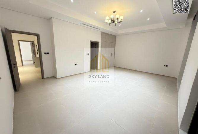 74233075 - Property Image 2