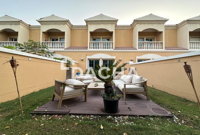 PARK BACKING | Vacant Now | Middle Unit