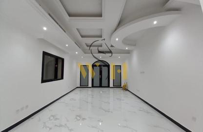 Villa - 5 Bedrooms - 7 Bathrooms for sale in Al Mowaihat 1 - Al Mowaihat - Ajman