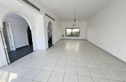 فيلا - 5 غرف نوم - 7 حمامات للايجار في العوير 1 - العوير - دبي فيلا - 5 غرف نوم - 7 حمامات للايجار في العوير 1 - العوير - دبي