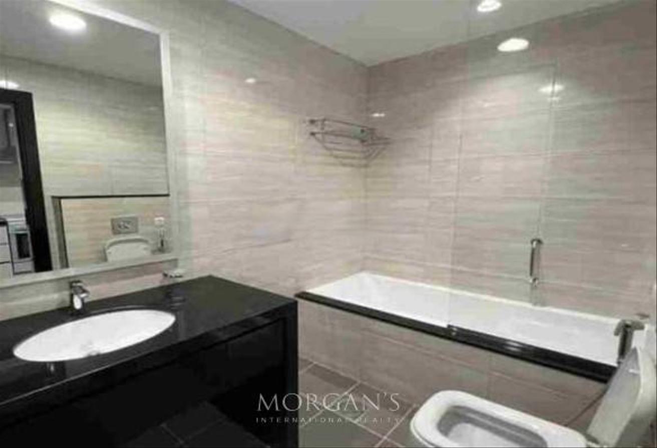 Studio | Prime Location | Spacious Apartment photo 7