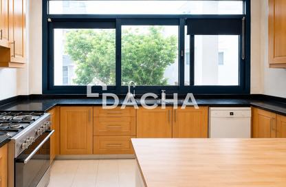 Villa - 4 - 5 for rent in Palma Residences - Palm Jumeirah - Dubai