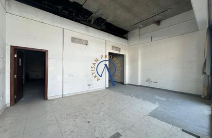 Shop - Studio for rent in Zabeel Building - Al Karama - Bur Dubai - Dubai