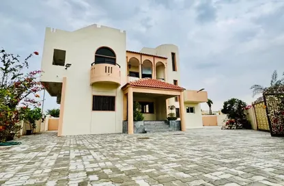 فيلا - استوديو - 5 حمامات للايجار في الرفاعة - الحيرة - الشارقة