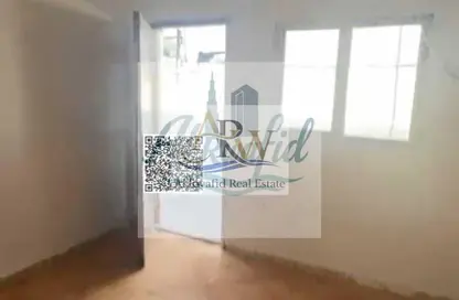 Labor Camp - Studio - 7+ Bathrooms for rent in Industrial Building 13 - Industrial Area 13 - Sharjah Industrial Area - Sharjah