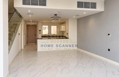 Townhouse - 2 - 3 for rent in Rukan 3 - Rukan - Dubai