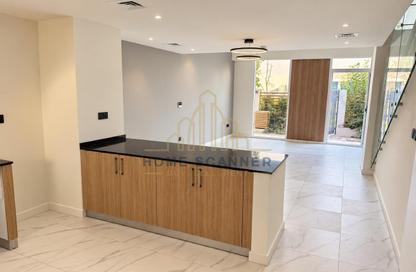 Townhouse - 2 - 3 for rent in Rukan 3 - Rukan - Dubai