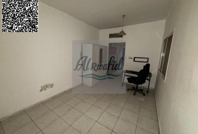 2Oncfws4Clk - Property Main Image