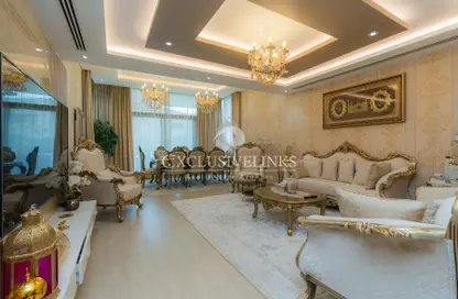 فيلا - 5 غرف نوم - 4 حمامات للبيع في كوينز ميدو - داماك هيلز - دبي