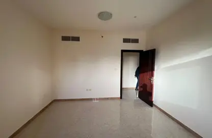 شقة - 2 غرف نوم - 2 حمامات للايجار في شارع التعاون الجديد - التعاون - الشارقة