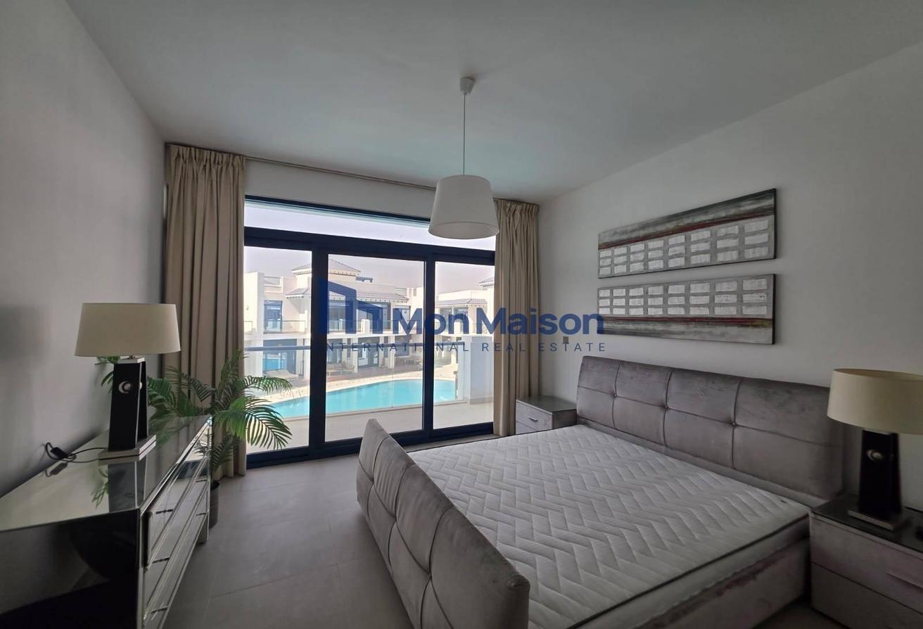 FULLY FURNISHED | SPACIOUS LIVING AREA | POOL VIEW photo 9