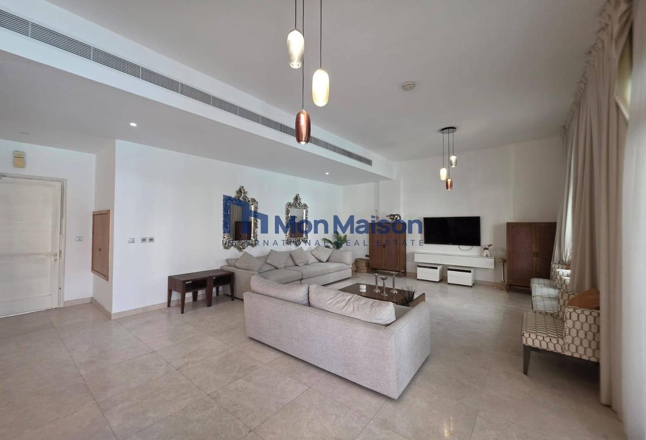 FULLY FURNISHED | SPACIOUS LIVING AREA | POOL VIEW photo 4