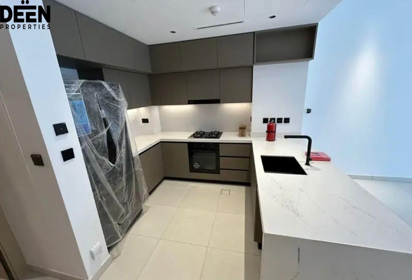 Spacious 1BR + Study I Unfurnished I Mall View photo 4