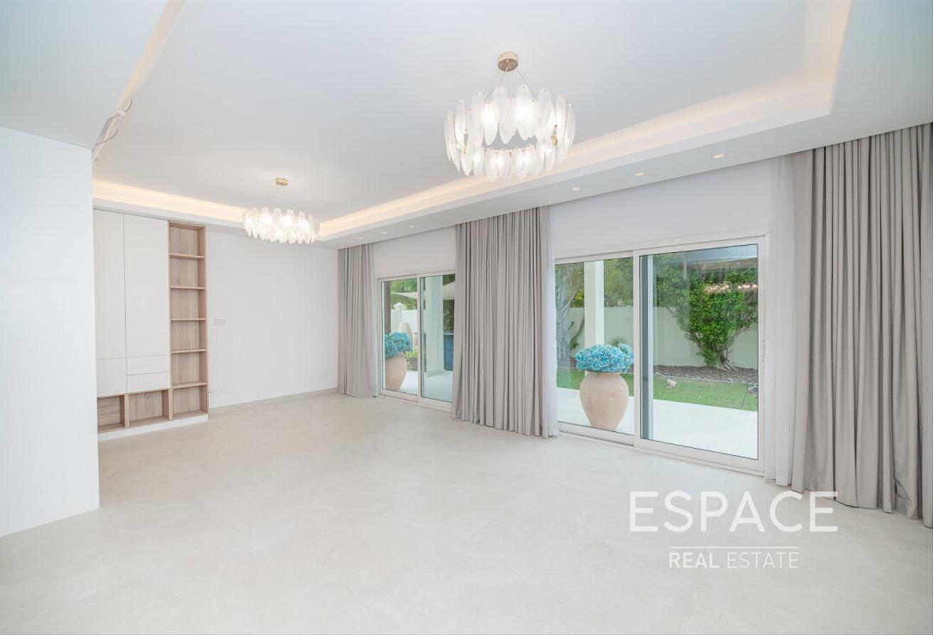 Luxury Upgrades| Immaculate | Prime Location photo 4