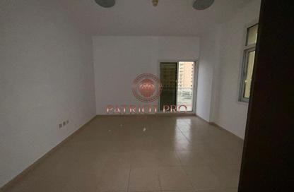 Apartment - 1 Bedroom - 2 Bathrooms for rent in Shams - Queue Point - Liwan - Dubai