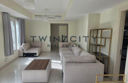 Villa - 2 Bedrooms - 2 Bathrooms for rent in Springs 11 - The Springs - Dubai