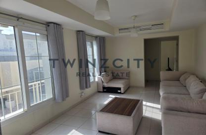 Villa - 2 Bedrooms - 2 Bathrooms for rent in Springs 11 - The Springs - Dubai