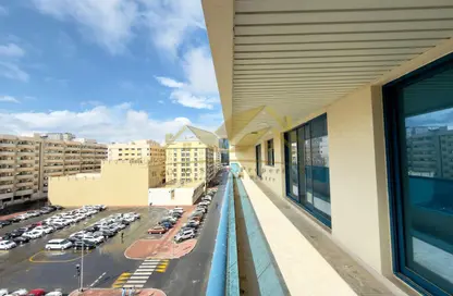 شقة - 3 غرف نوم - 3 حمامات للايجار في طريق منخول - بر دبي - دبي