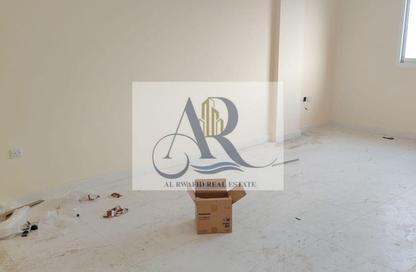 سكن عمال - استوديو - 8 حمامات للايجار في السجع إس - الصجعة - الشارقة