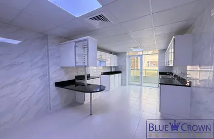 Apartment - 3 Bedrooms - 4 Bathrooms for rent in Diplomat Building - Umm Hurair 1 - Umm Hurair - Dubai