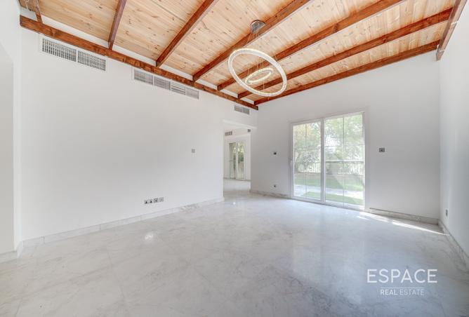 135144302 - Property Image 3