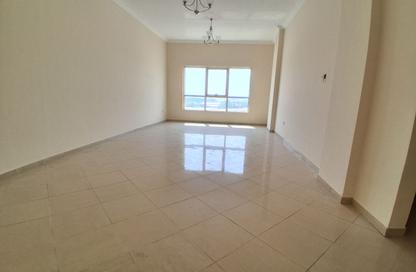 Apartment - 2 - 2 for rent in Fire Station Road - Muwaileh - Sharjah