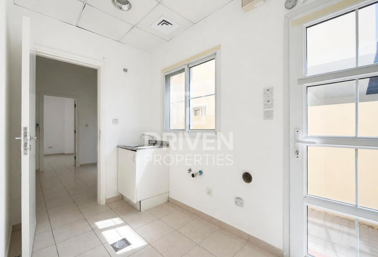 Vacant and Standalone Villa | Spacious Plot photo 10