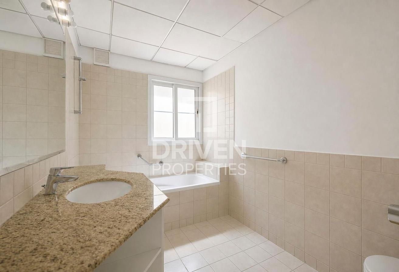 Vacant and Standalone Villa | Spacious Plot photo 19