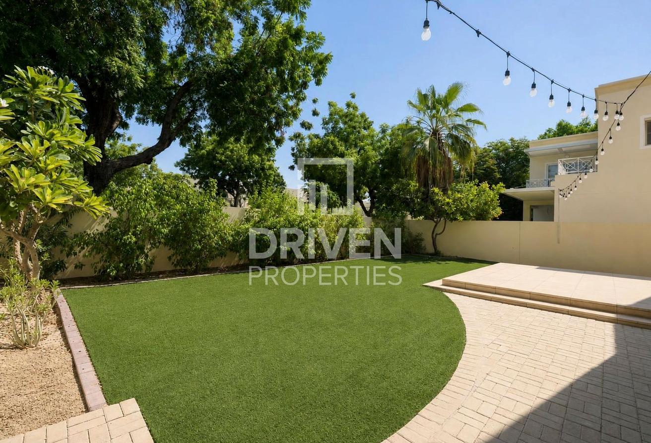 Vacant and Standalone Villa | Spacious Plot photo 25