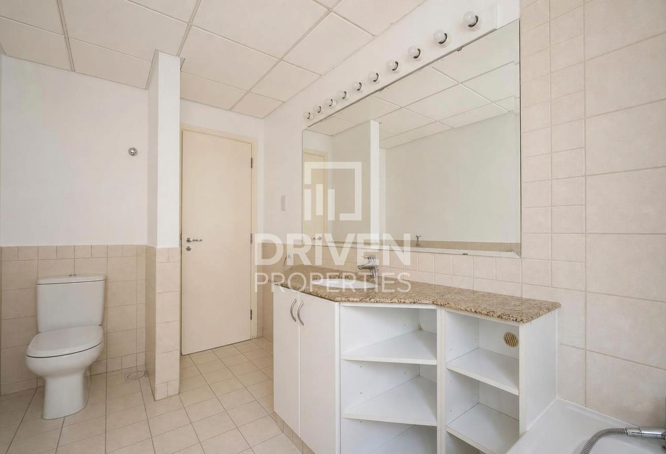 Vacant and Standalone Villa | Spacious Plot photo 20