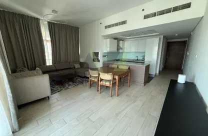 شقة - غرفة نوم - 2 حمامات للايجار في عزيزي عالية - الجداف - دبي