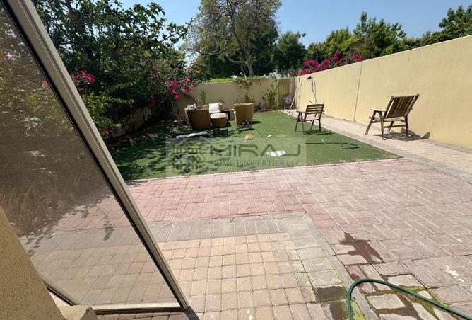 Single Row | 3 BHK plus Study | Exclusive unit photo 2
